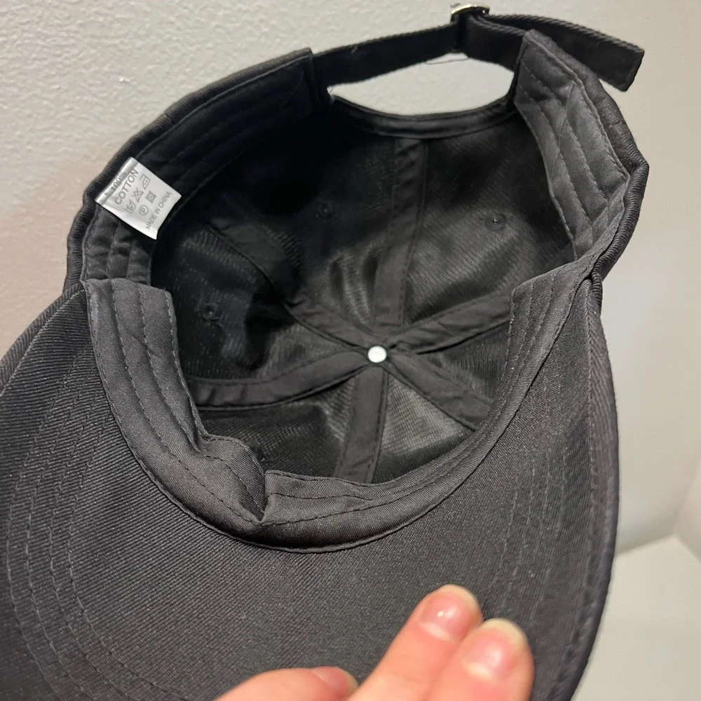 Simple black hat - Picture 3 of 3